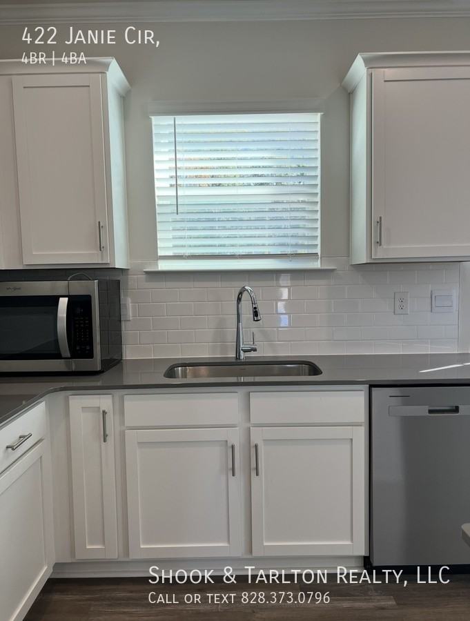 422 Janie Cir - Photo 5 of 15