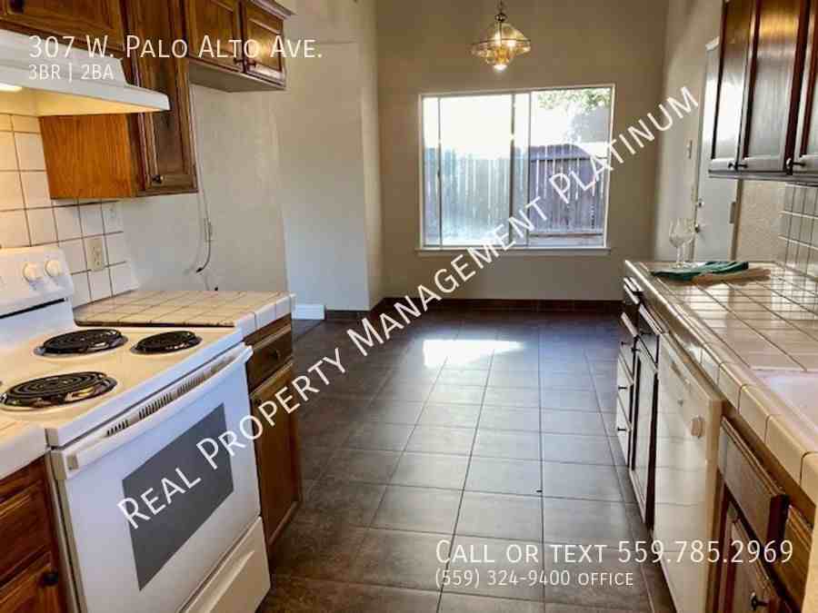 307 W Palo Alto Ave - Photo 2 of 12