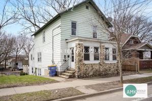 featured image of 202 Leonard St Ne #2