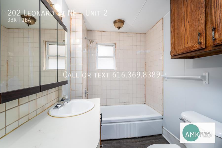 202 Leonard St Ne #2 - Photo 5 of 19
