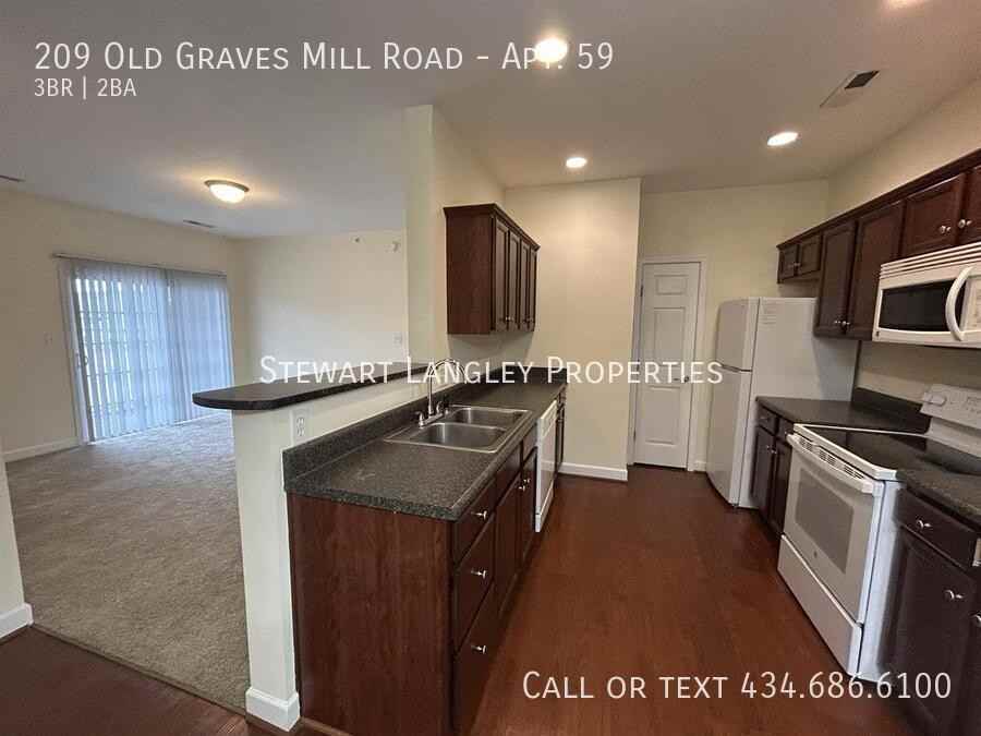 Kendall Square Apartments - Photo 6 of 42