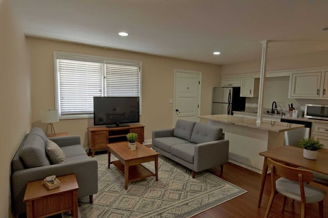 2646 Ellendale - Photo 3 of 18