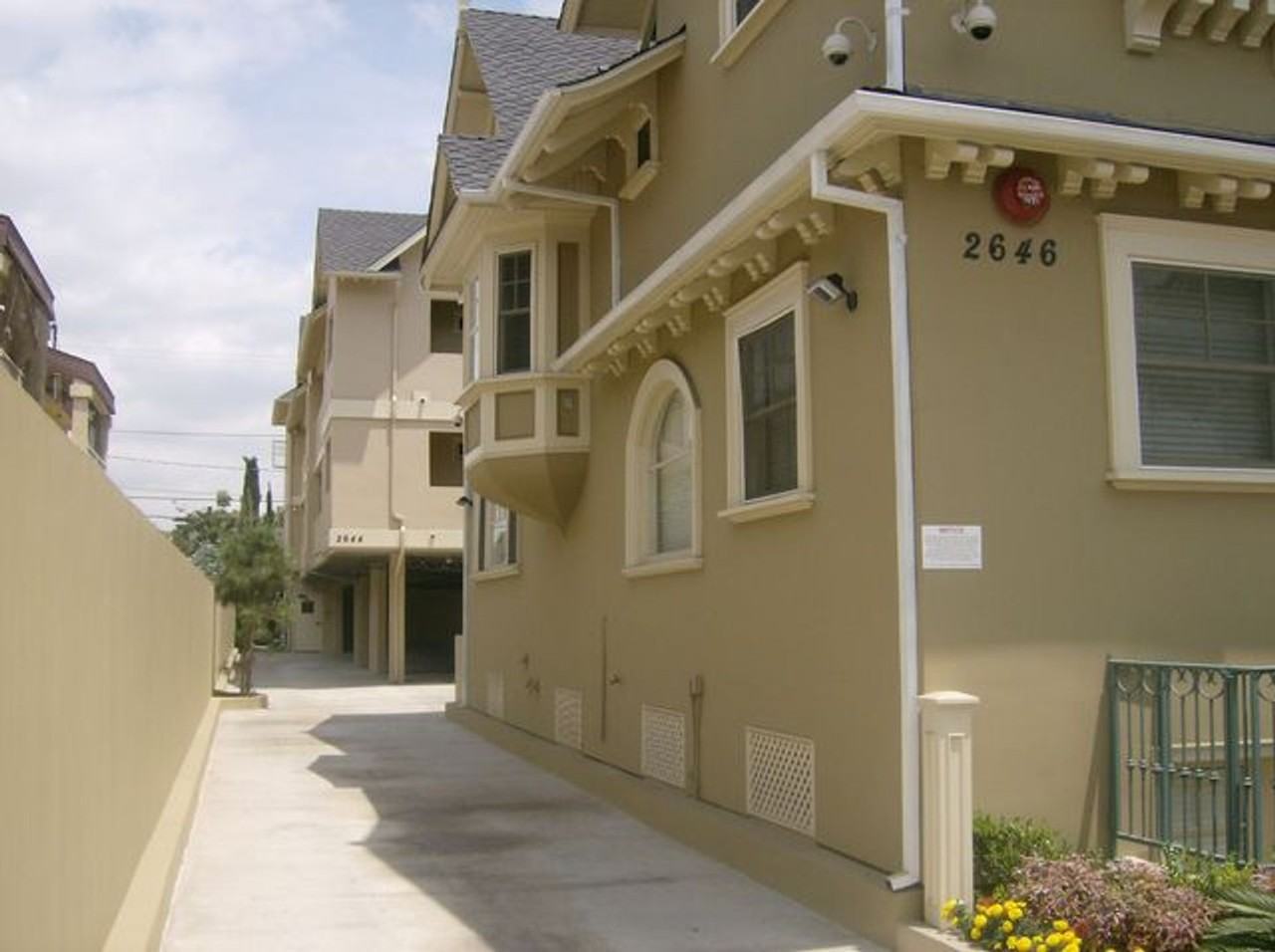 2646 Ellendale - Photo 6 of 18