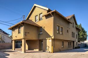 featured image of 2667 Menlo Ave