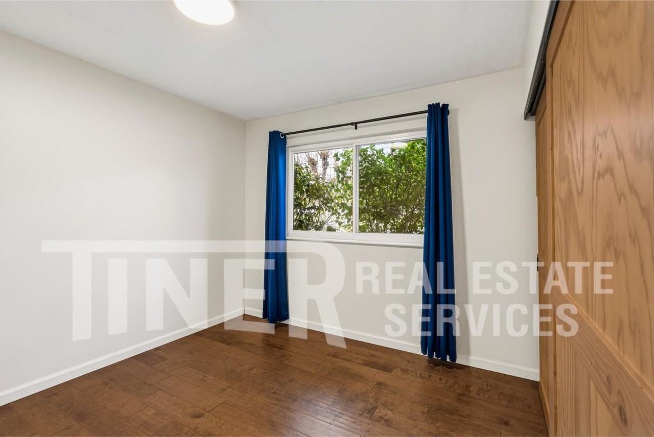 6824 Linda Sue Way - Photo 2 of 19