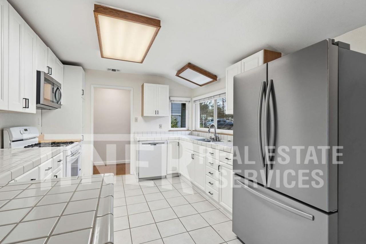 6824 Linda Sue Way - Photo 3 of 19