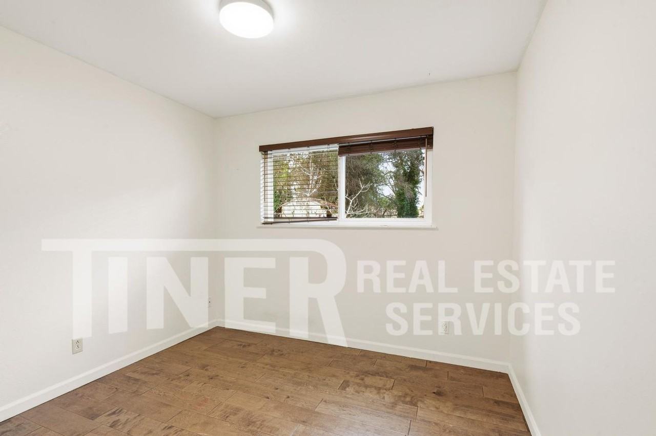 6824 Linda Sue Way - Photo 4 of 19