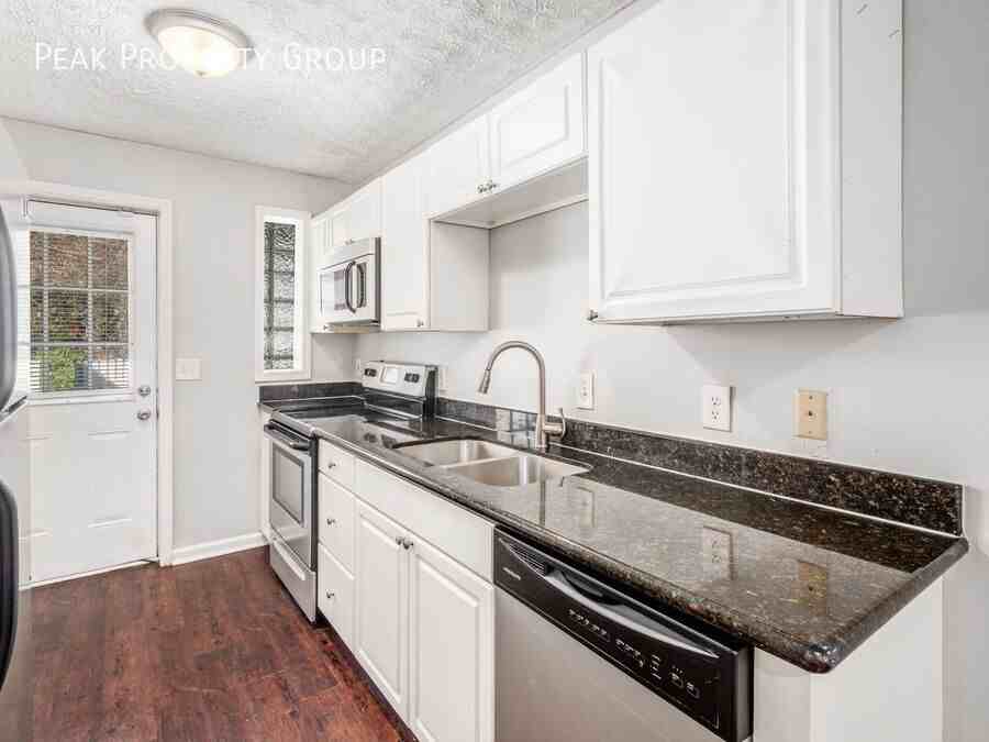 418 E Mithoff St - Photo 2 of 50