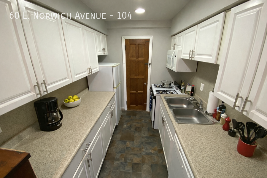 60 E Norwich Ave #104 - Photo 7 of 12