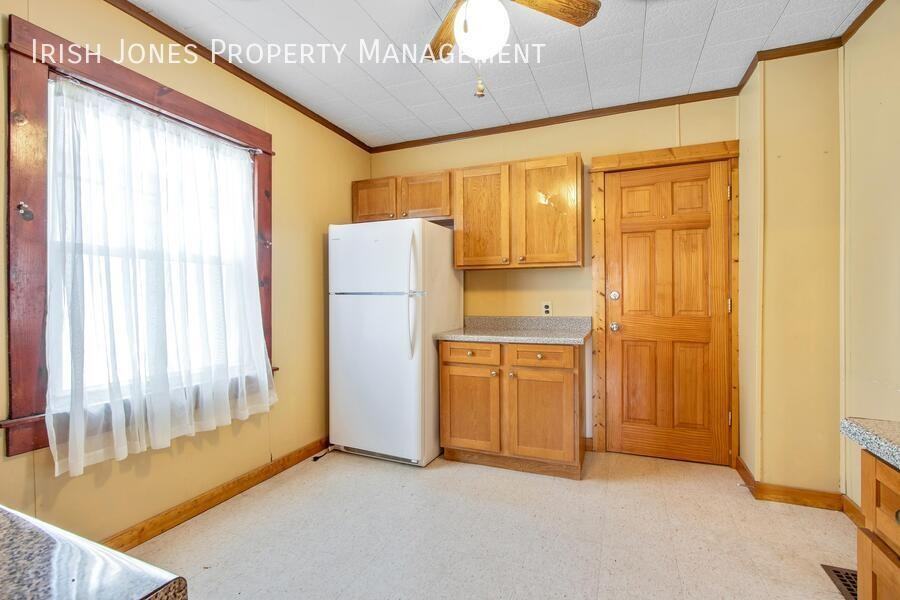 58 Royal Ave - Photo 5 of 17