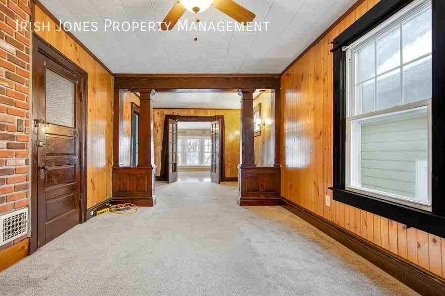 58 Royal Ave - Photo 6 of 17