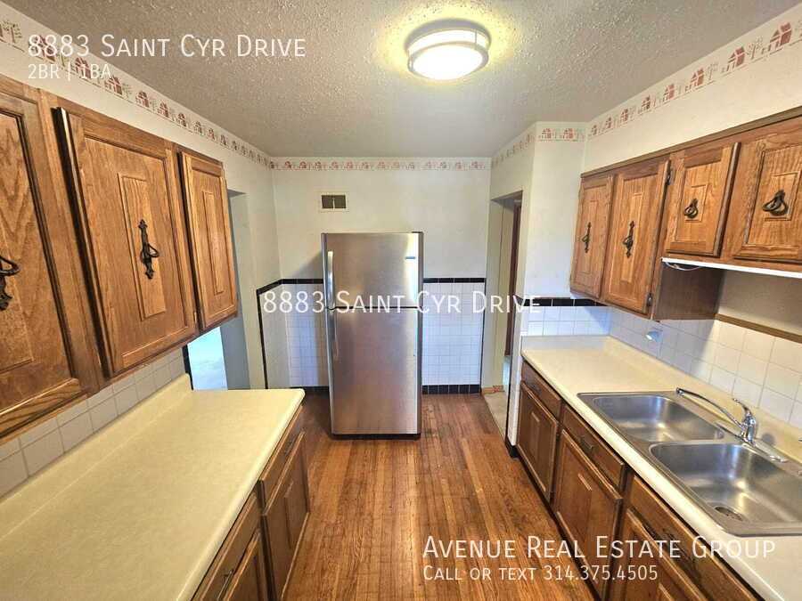 8883 Saint Cyr Dr - Photo 4 of 14