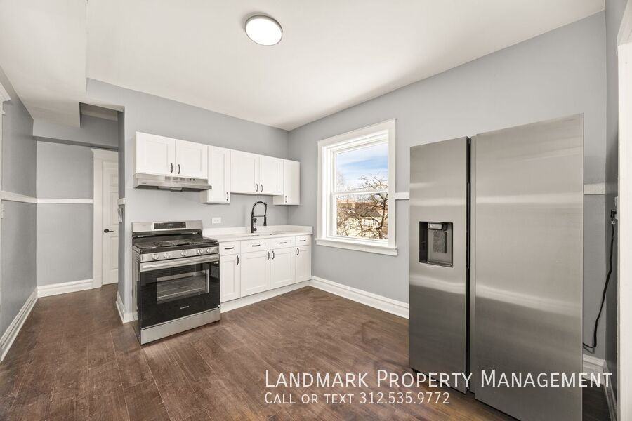 1843 W 54th St #1843-1E - Photo 2 of 18