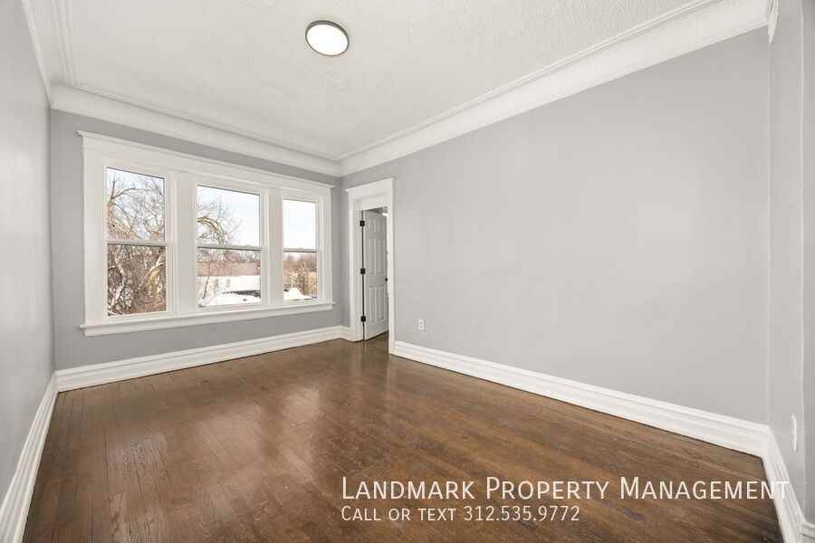 1843 W 54th St #1843-1E - Photo 5 of 18