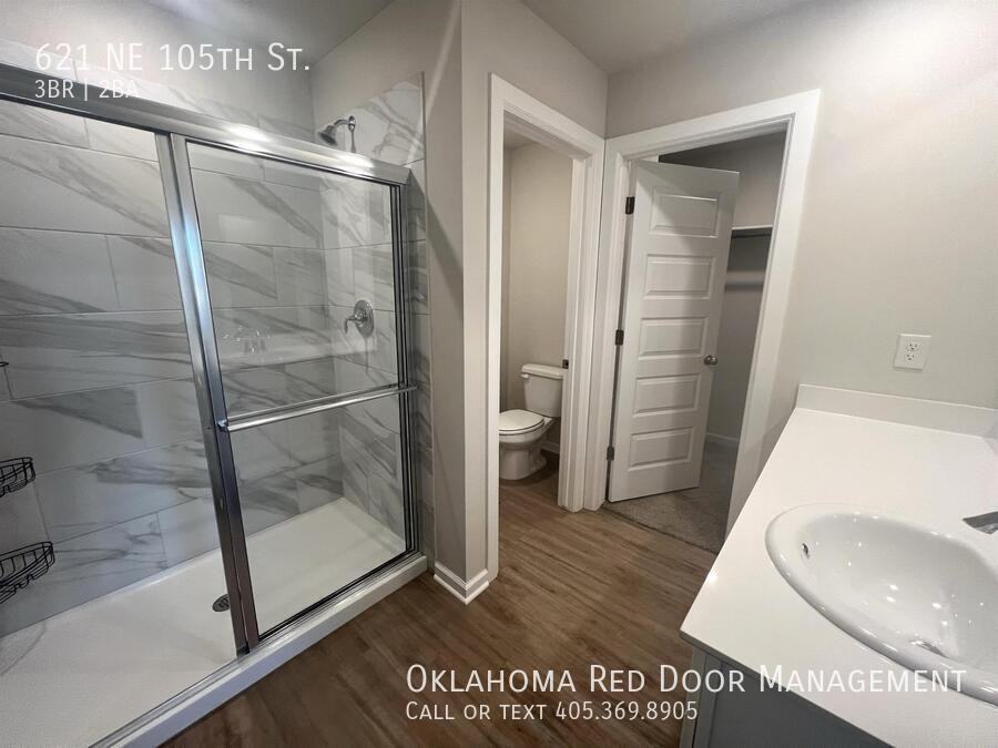 621 Ne 105th St - Photo 6 of 32