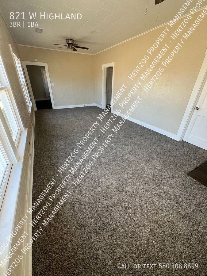 821 W Highland Ave - Photo 4 of 17