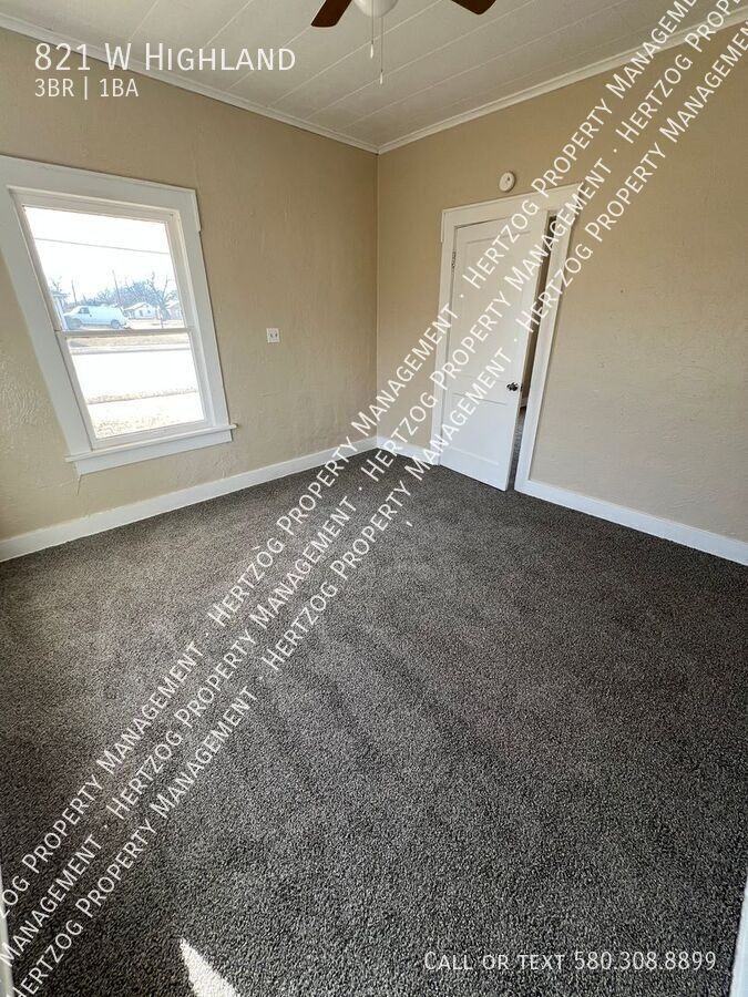 821 W Highland Ave - Photo 6 of 17