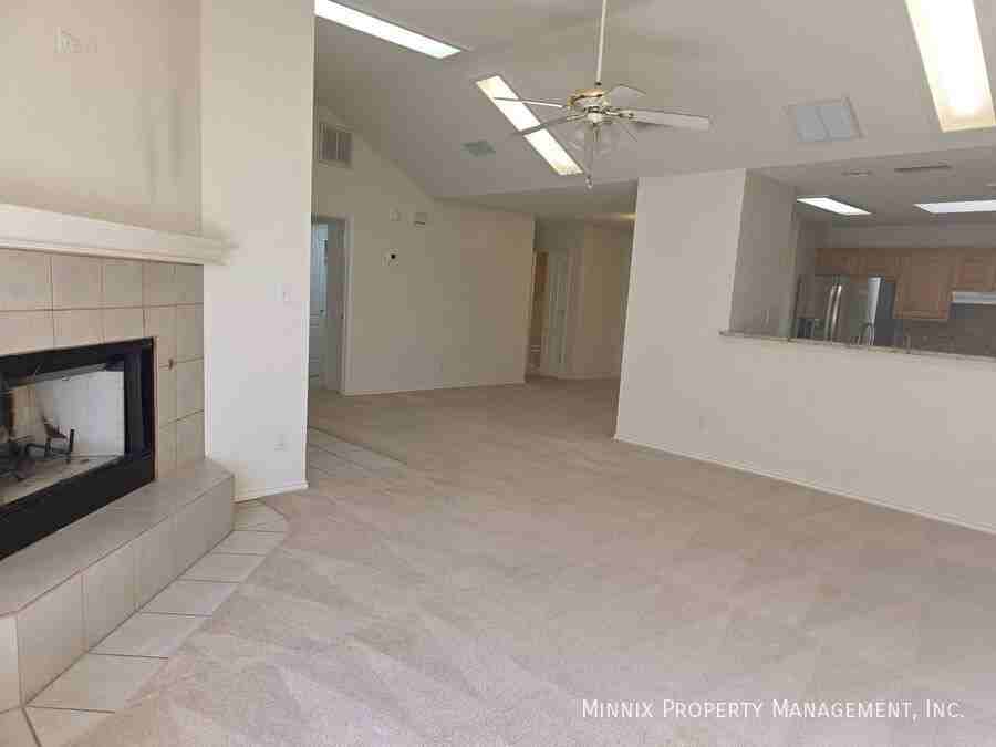 4713 Timber Ln - Photo 2 of 22