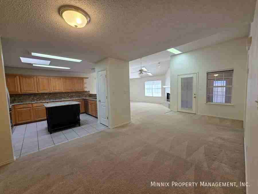 4713 Timber Ln - Photo 3 of 22