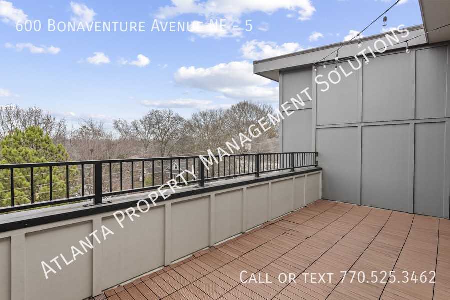 600 Bonaventure Ave Ne #5 - Photo 4 of 32