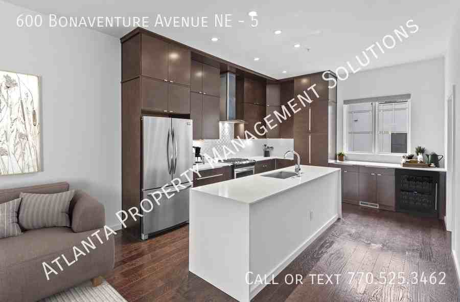 600 Bonaventure Ave Ne #5 - Photo 5 of 32