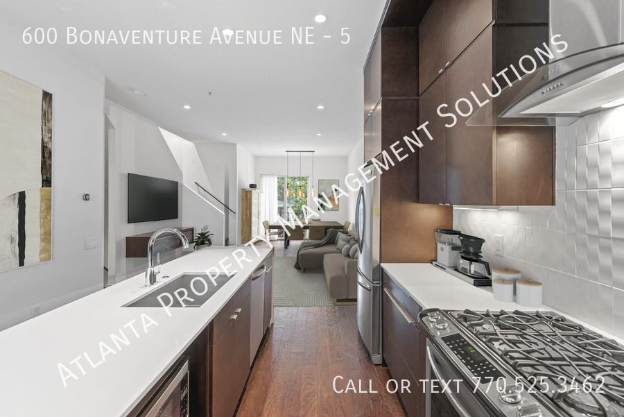 600 Bonaventure Ave Ne #5 - Photo 7 of 32