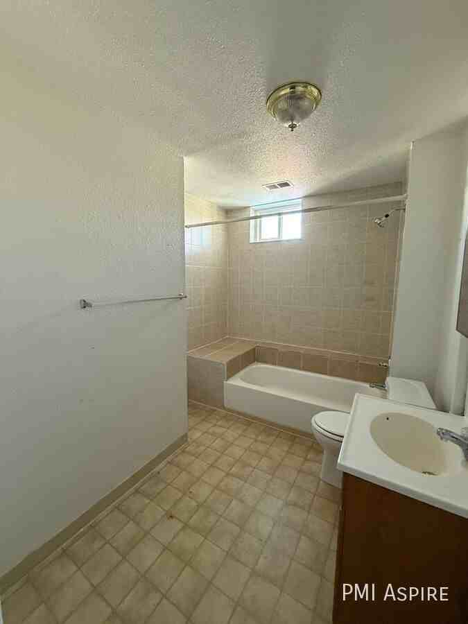2326 Federal Blvd #3 - Photo 5 of 5