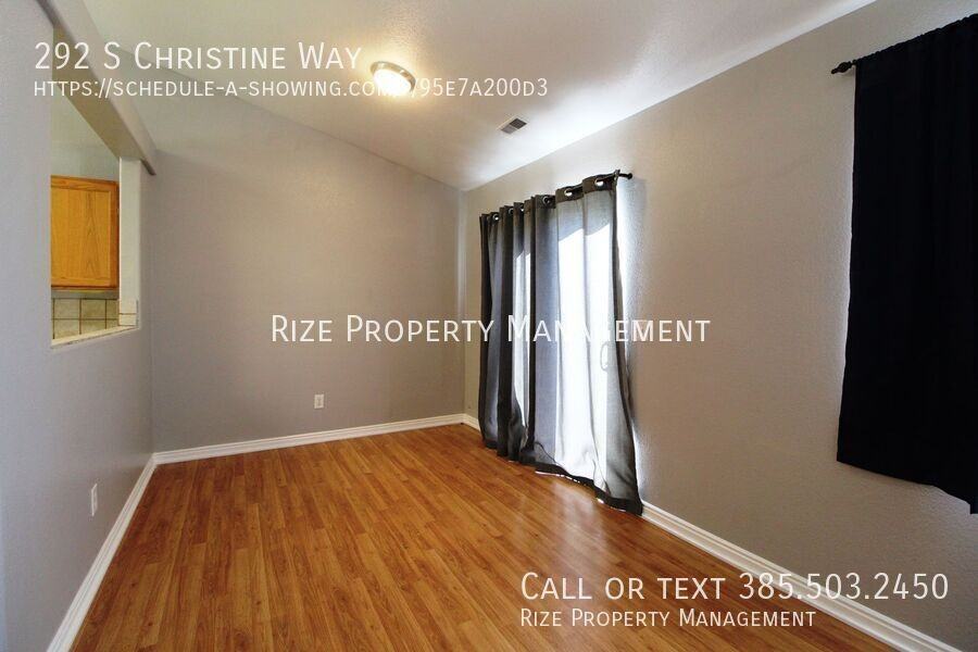 292 Christine Way - Photo 6 of 21