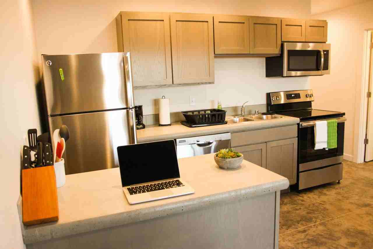 Quincy Executive Apartments - Photo 5 of 10