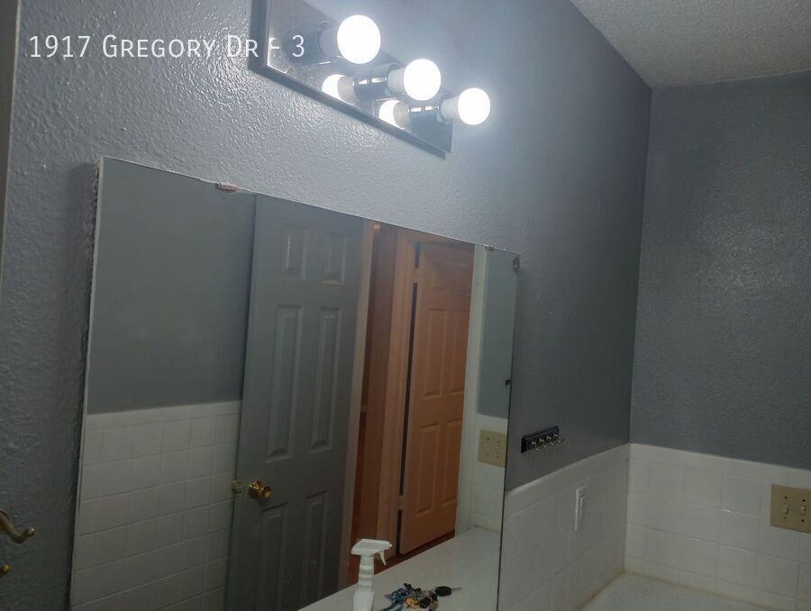 1917 Gregory Dr #3 - Photo 2 of 5
