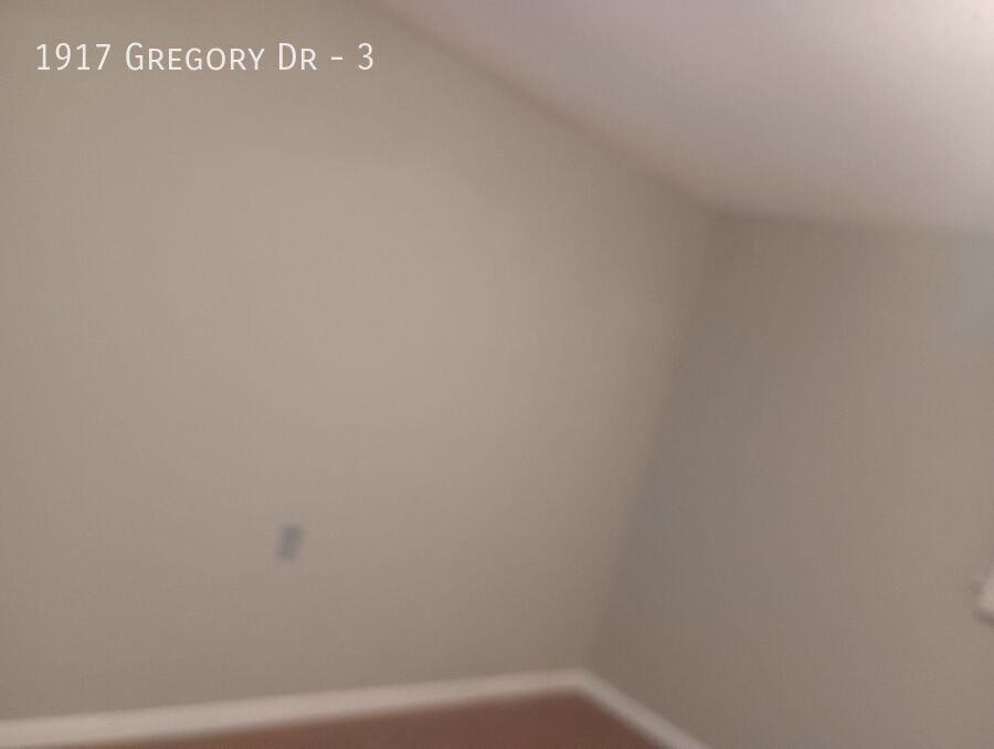 1917 Gregory Dr #3 - Photo 3 of 5