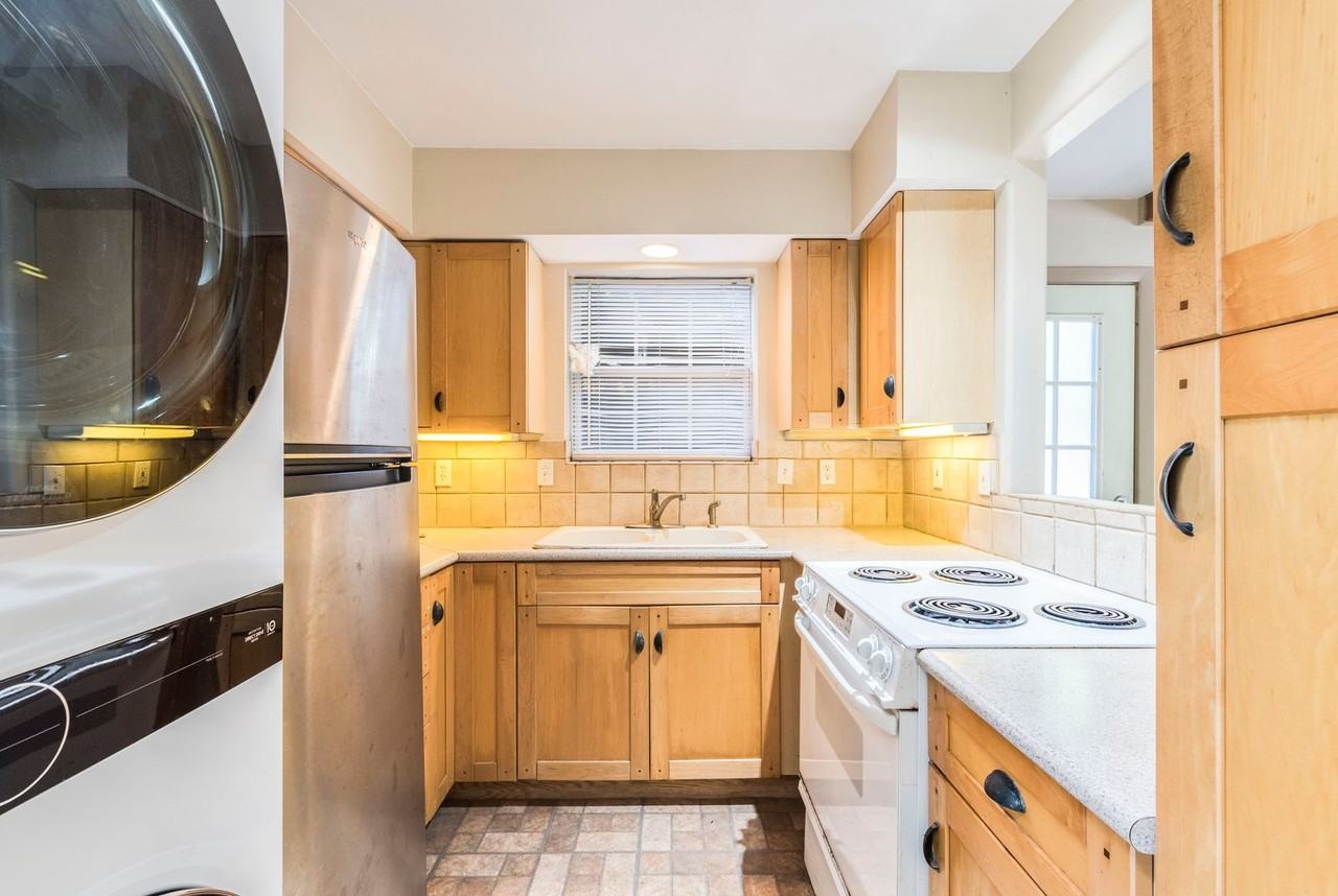 1502 E 37th St #B - Photo 2 of 15