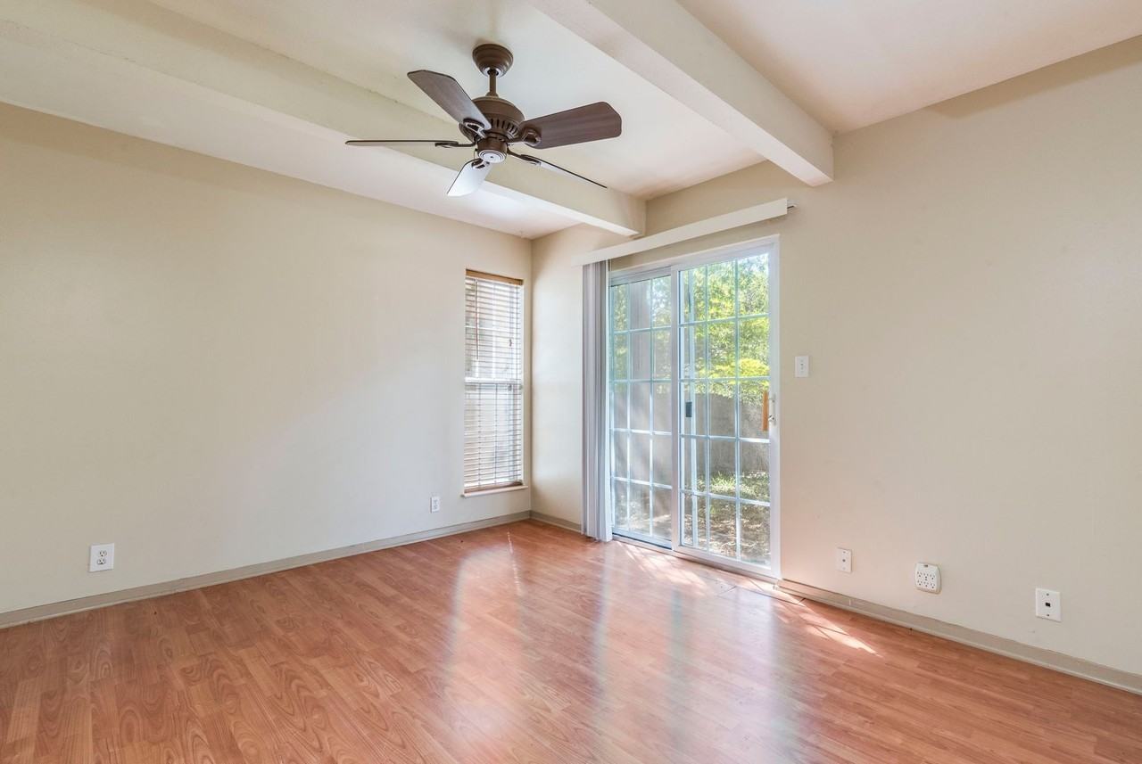 1502 E 37th St #B - Photo 3 of 15