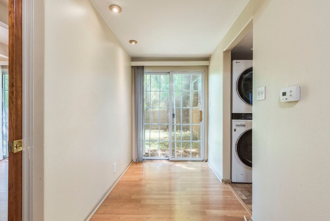 1502 E 37th St #B - Photo 6 of 15