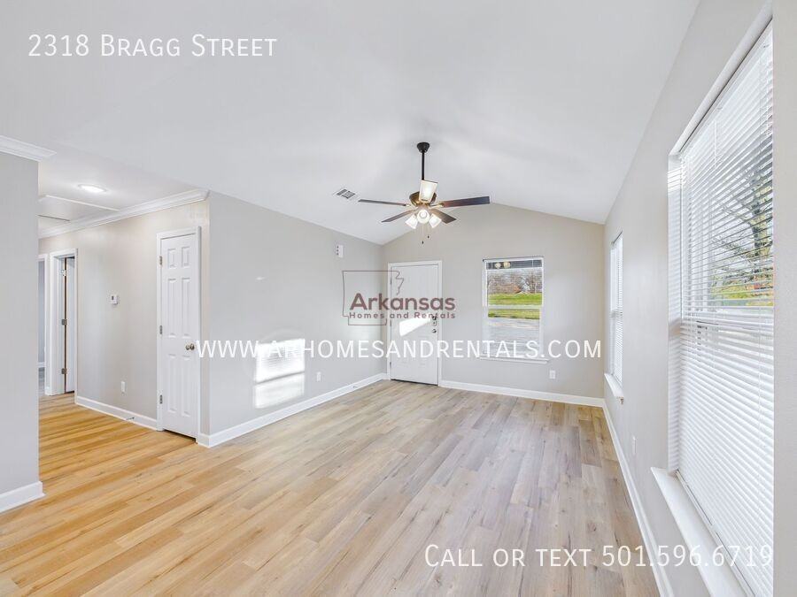 2318 Bragg St - Photo 2 of 12