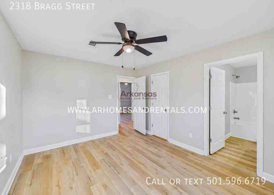 2318 Bragg St - Photo 4 of 12