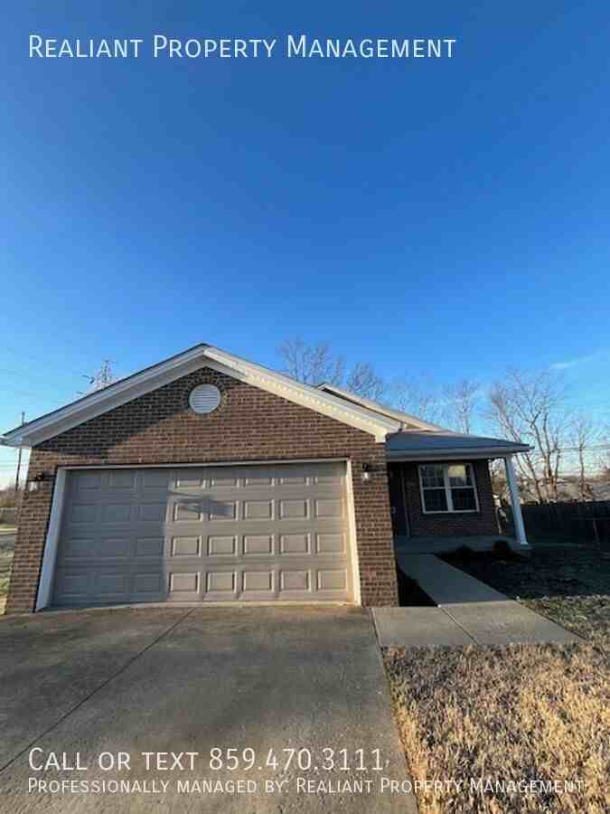 808 Pinoak Dr - Photo 2 of 18