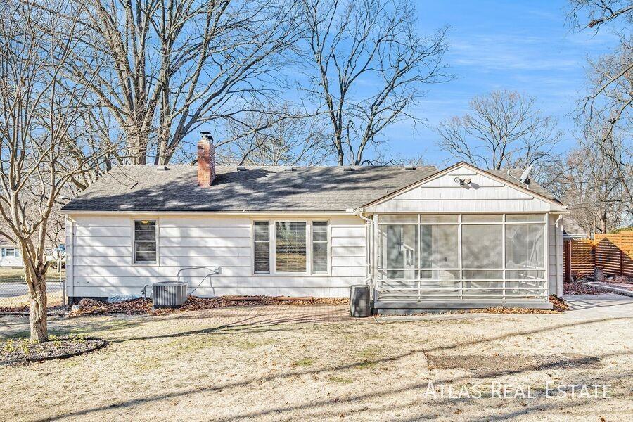 7535 Briar Dr - Photo 3 of 17