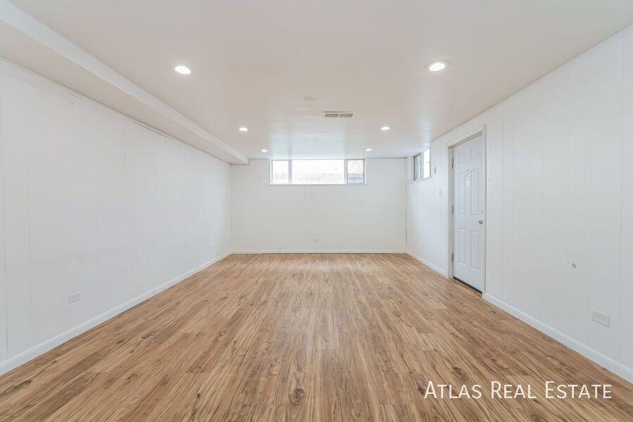 2353 S Sherman St #B - Photo 6 of 17