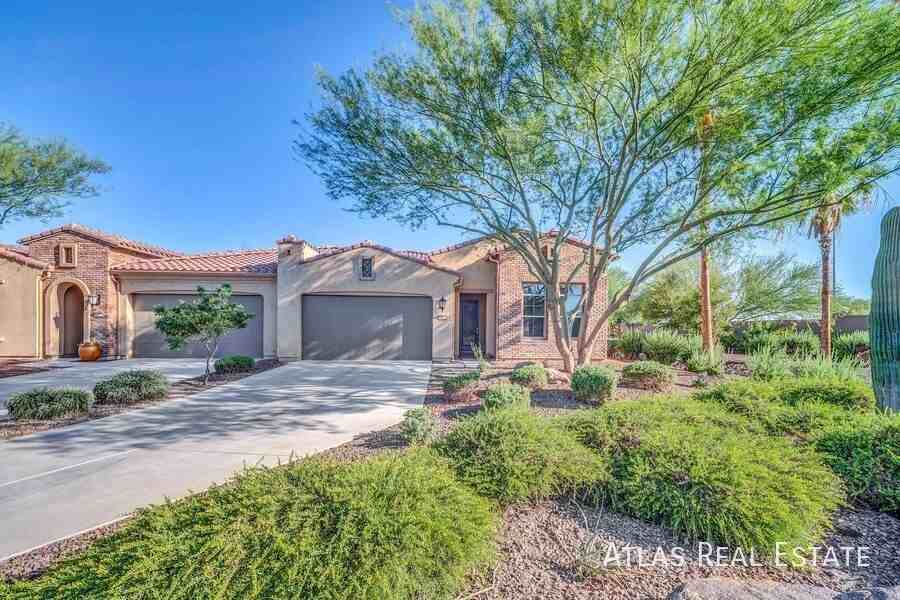 16961 W Holly St - Photo 3 of 33