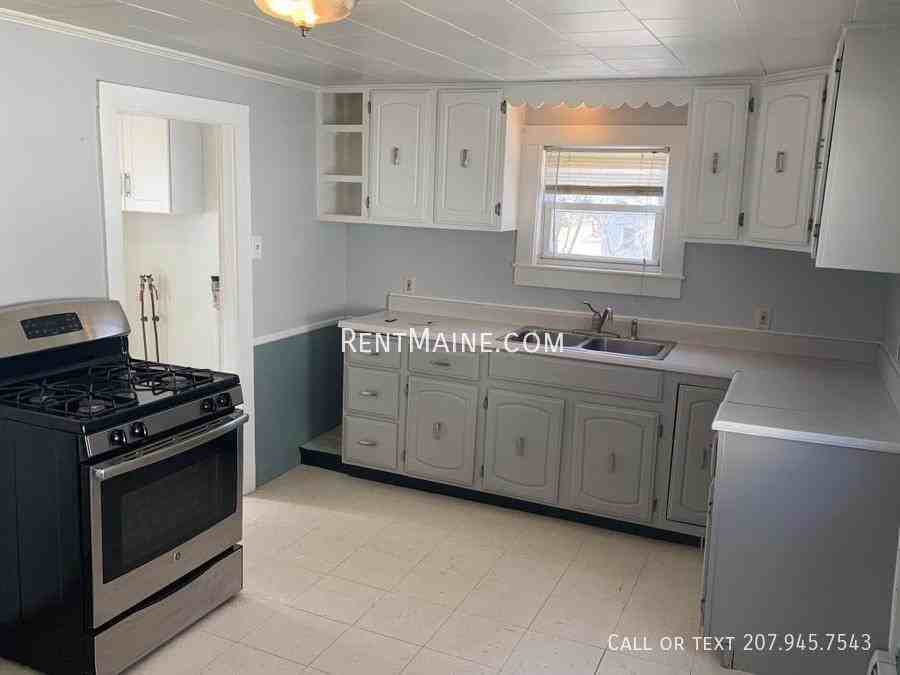 322 Grove St - Photo 6 of 30