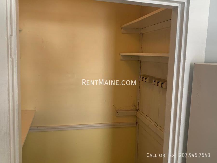 322 Grove St - Photo 7 of 30