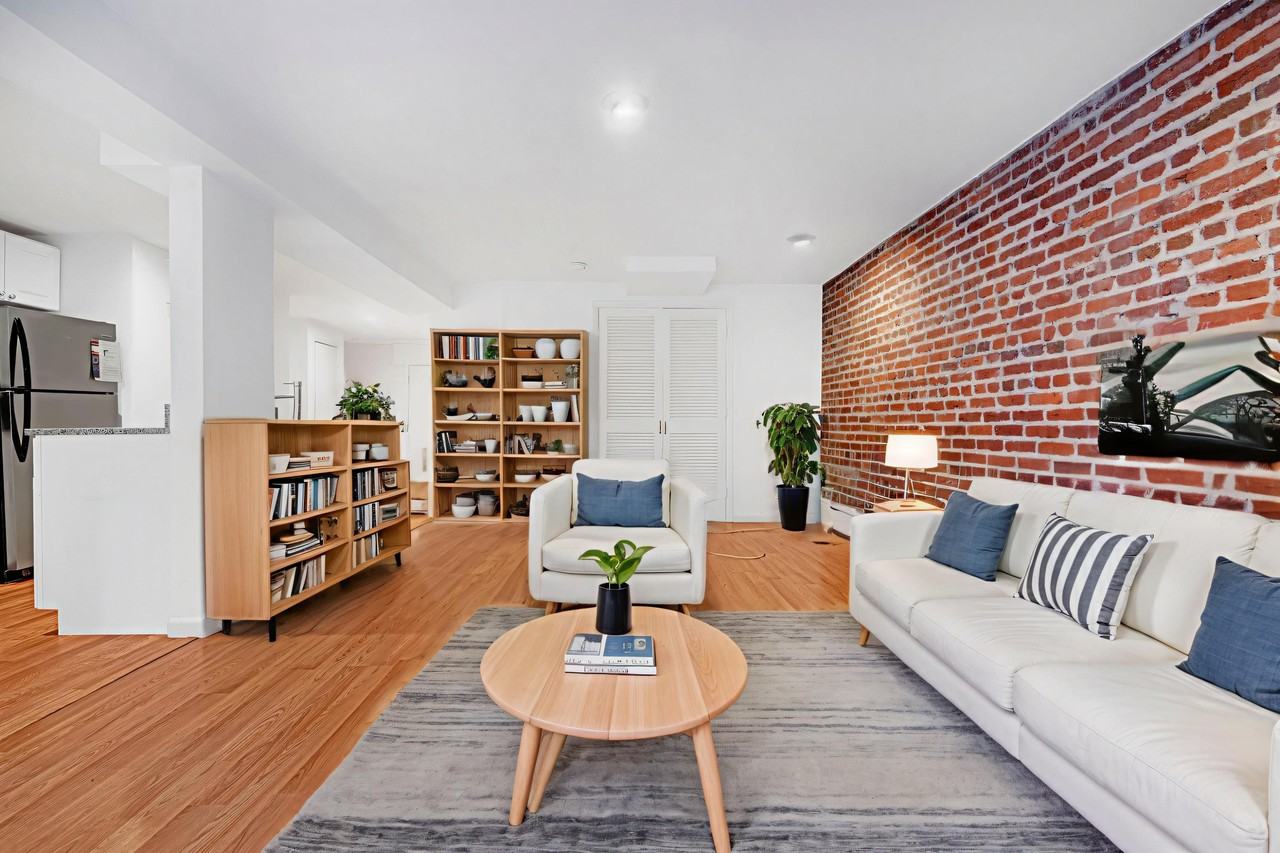 3204 Porter St Nw - Photo 2 of 13