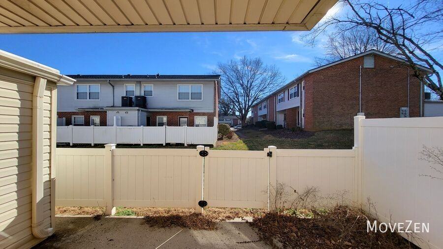 422 Muirs Chapel Rd - Photo 7 of 33