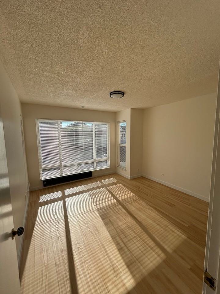 1010 Anza St #101 - Photo 4 of 12