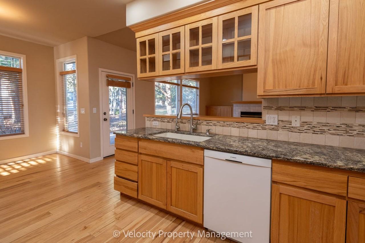 2963 Nw Fairway Heights Dr - Photo 5 of 24