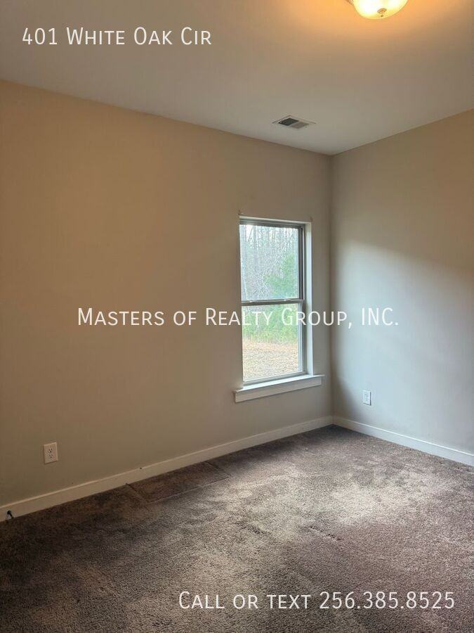 401 White Oak Cir - Photo 2 of 7