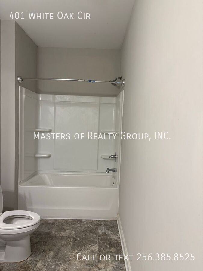 401 White Oak Cir - Photo 3 of 7