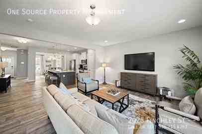 2028 Finchley St - Photo 3 of 12