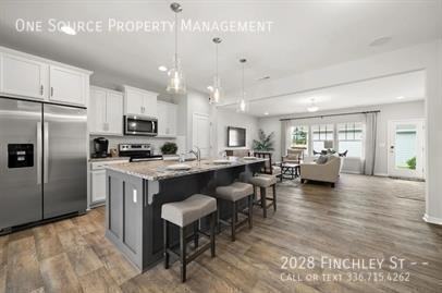 2028 Finchley St - Photo 6 of 12